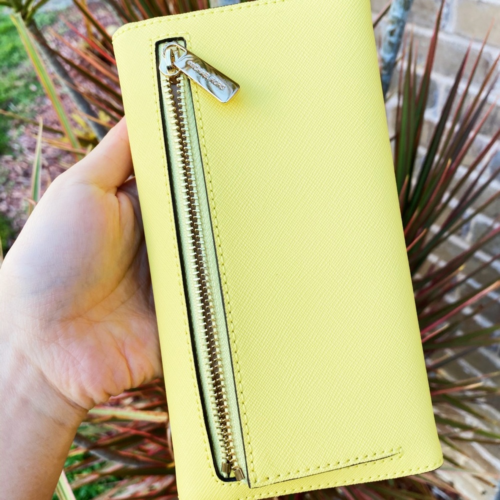 SALE‼️‼️ 👛💕-Michael Kors trifold Wallet Yellow - Picture 3 of 5